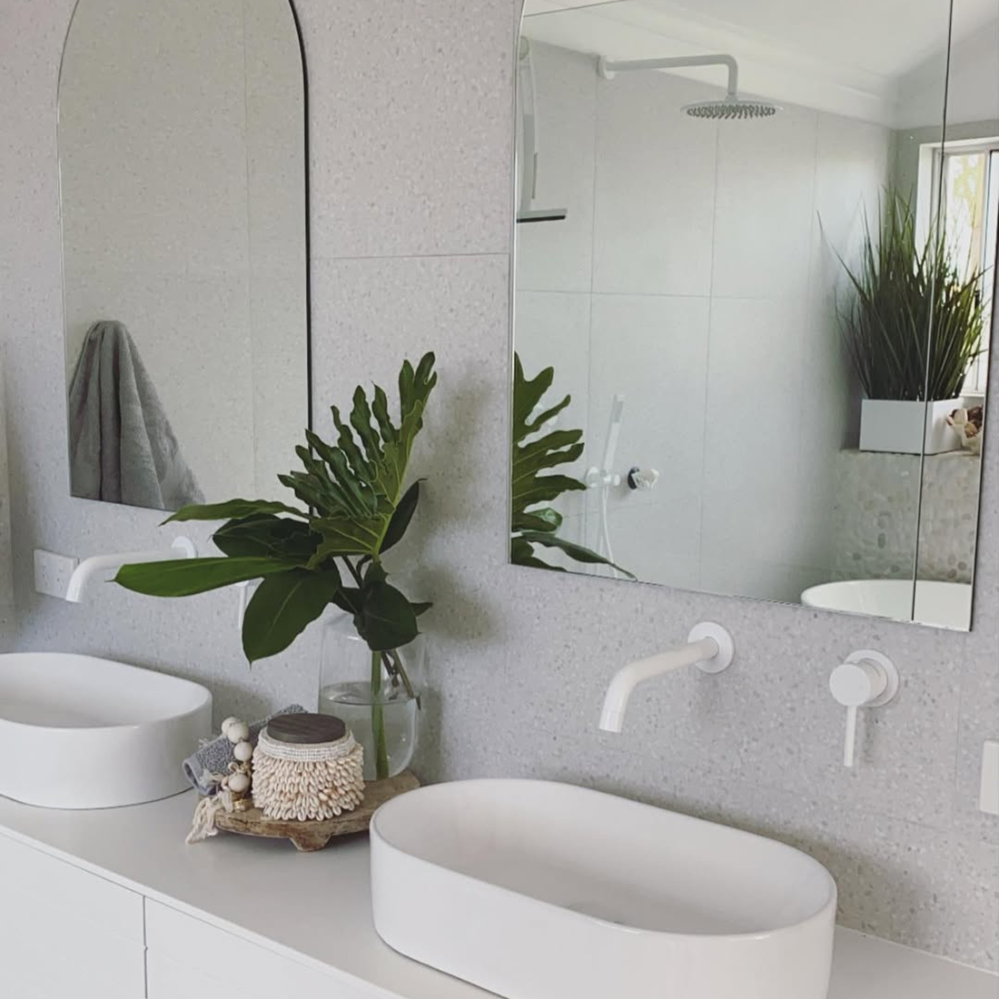 Mirror & Splashback Cleaning Guide