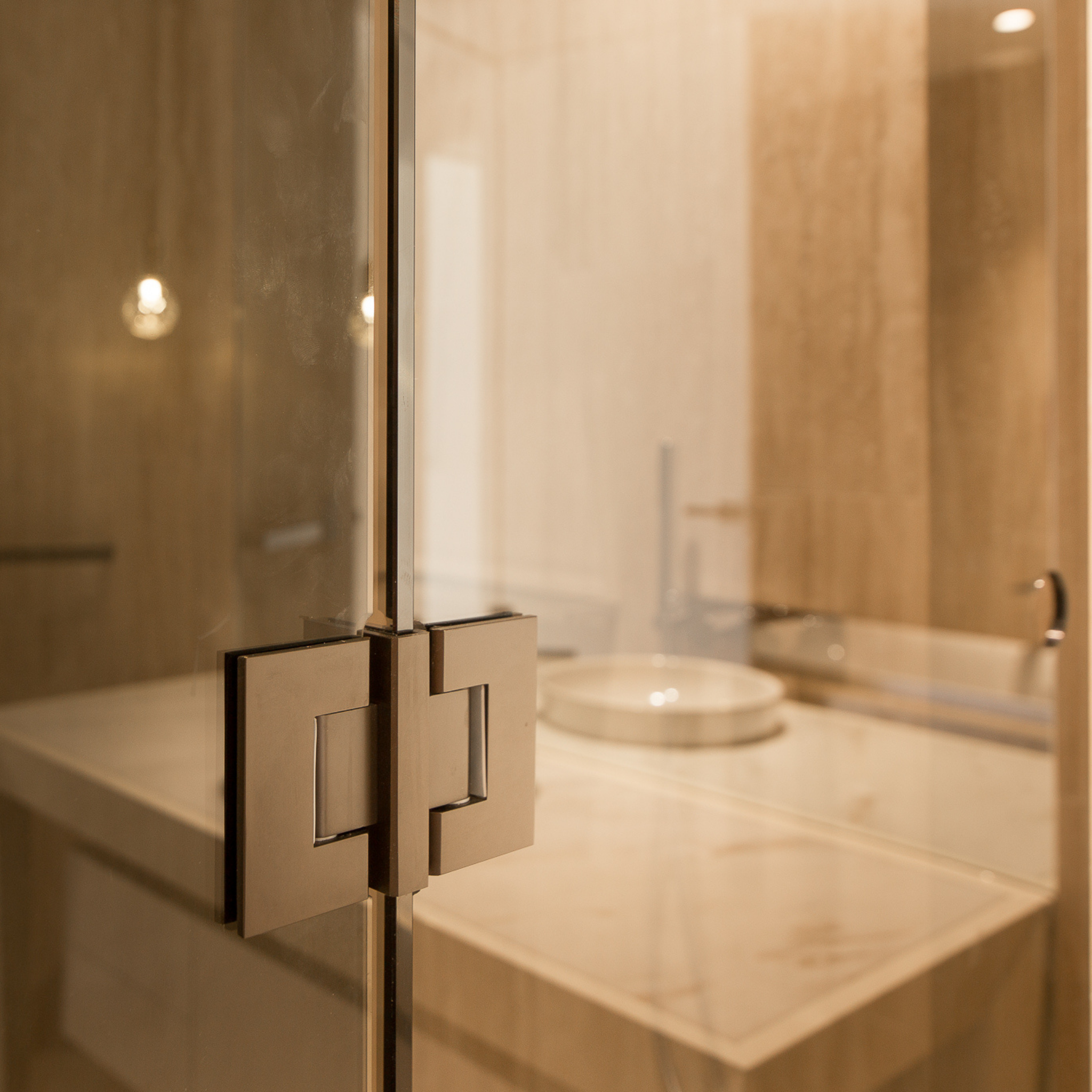 Causes of Glass-to-Glass Contact: Info & FAQ