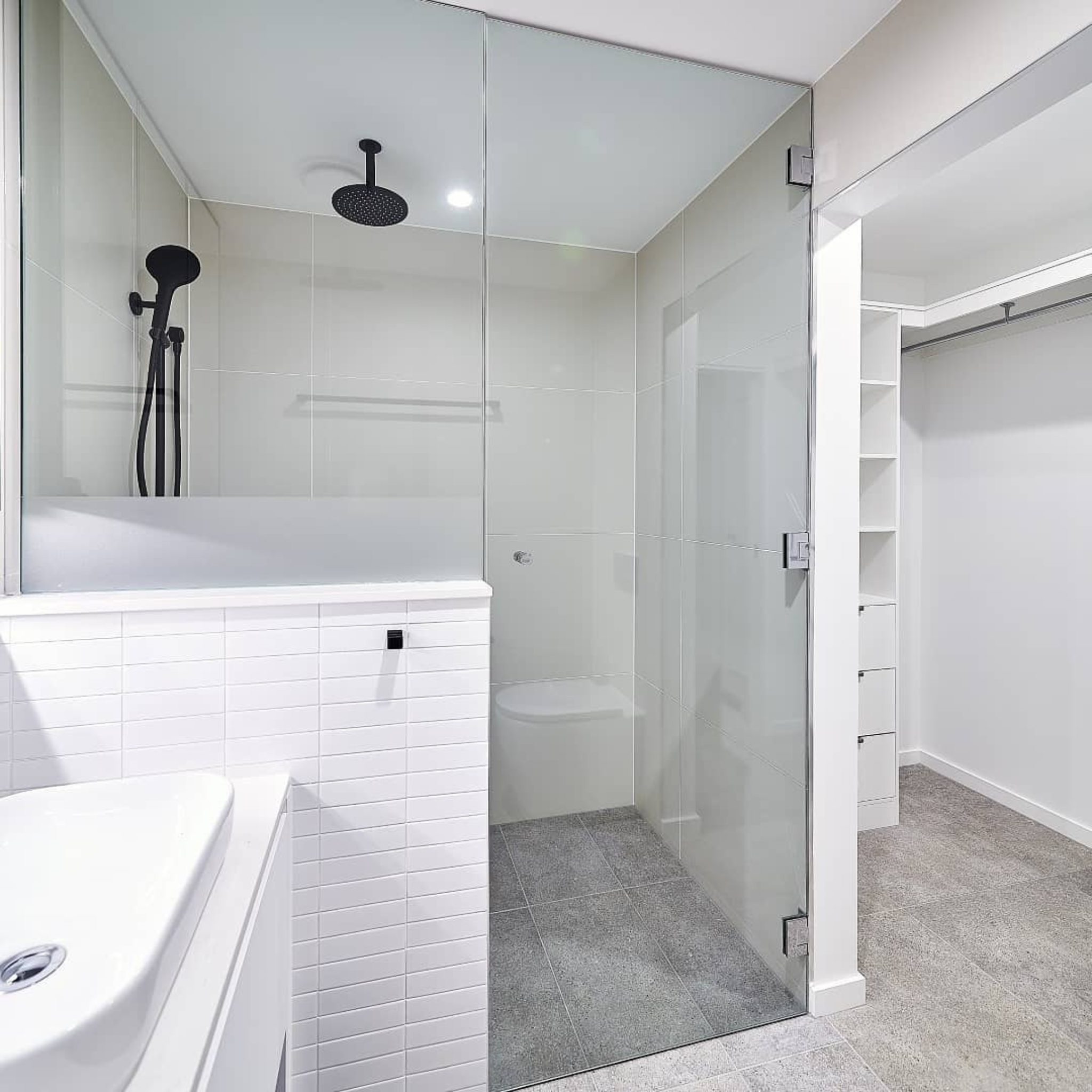 10mm Shower Screen Installation Door to Wall