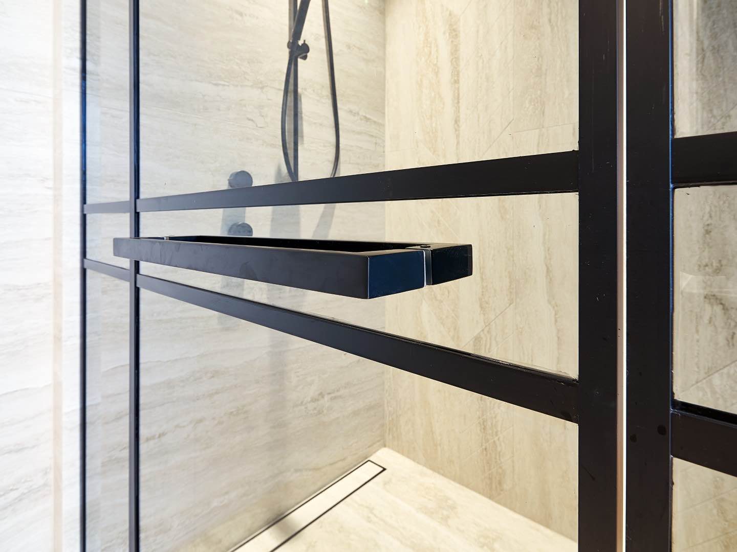 10mm Fix and Swing Shower Screens